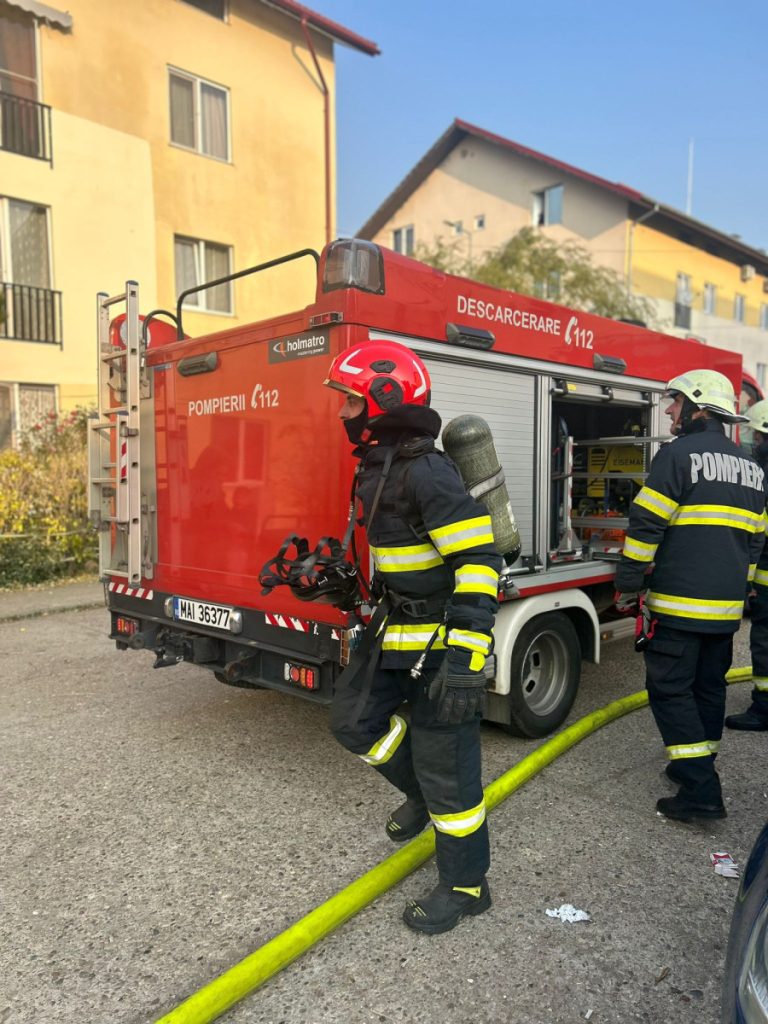 Pompieri incendiu 